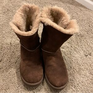UGG Nash Chocolate short boots